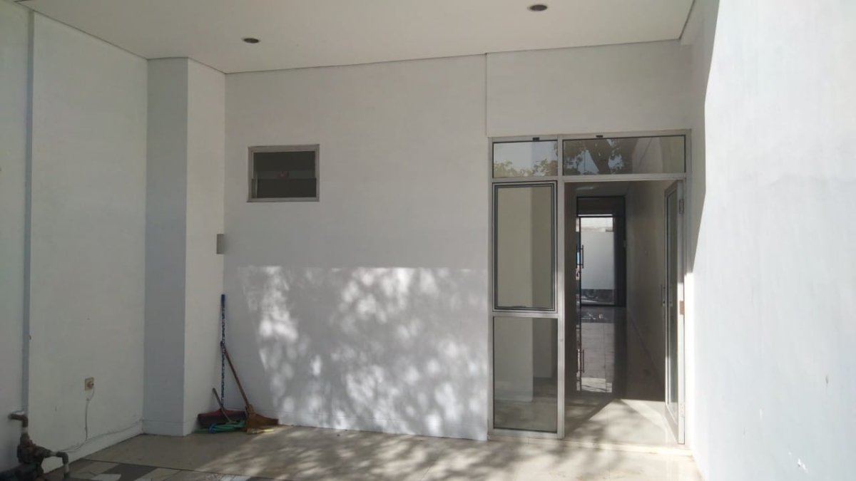 Disewakan Ruko 3 Lantai Siap Pakai, Lokasi Tengah Kota Solo di Area Manahan - Foto 5