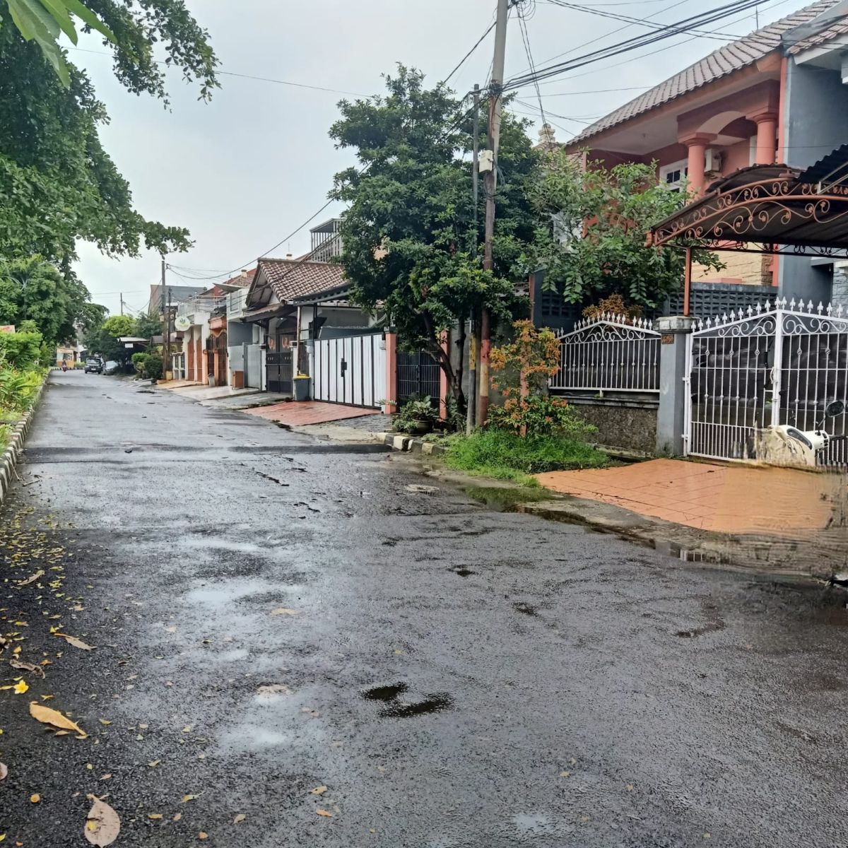 Rumah Nyaman & Strategis di Villa Bogor Indah Siap Huni - Foto 10