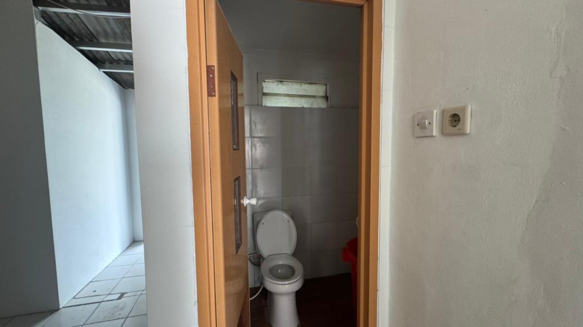 Disewakan rumah cocok untuk kantor di sektor 5 Bintaro Tangerang Selatan - Foto 3