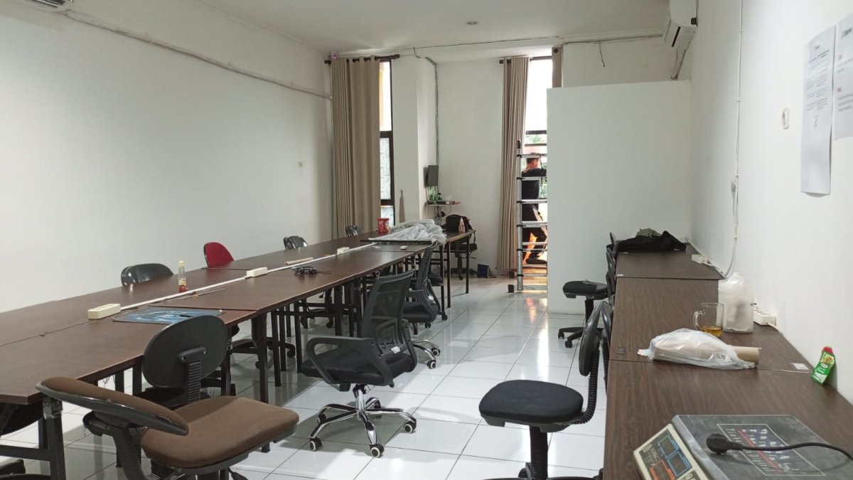 Dijual Ruko 2 Lantai Siap Pakai, Lokasi Sangat Strategis di Gajahan - Solo - Foto 6