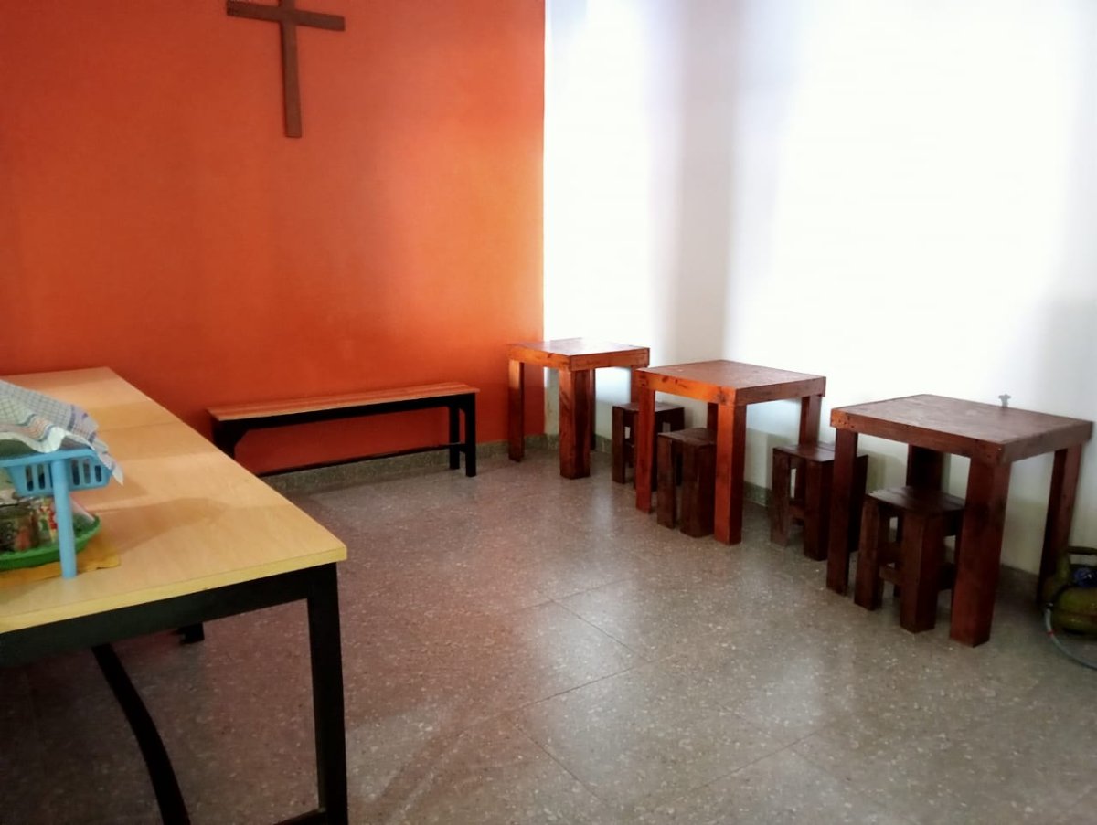 Dijual Ruko 2 Lantai Siap Pakai, Lokasi di Danusuman - Serengan, Solo - Foto 5