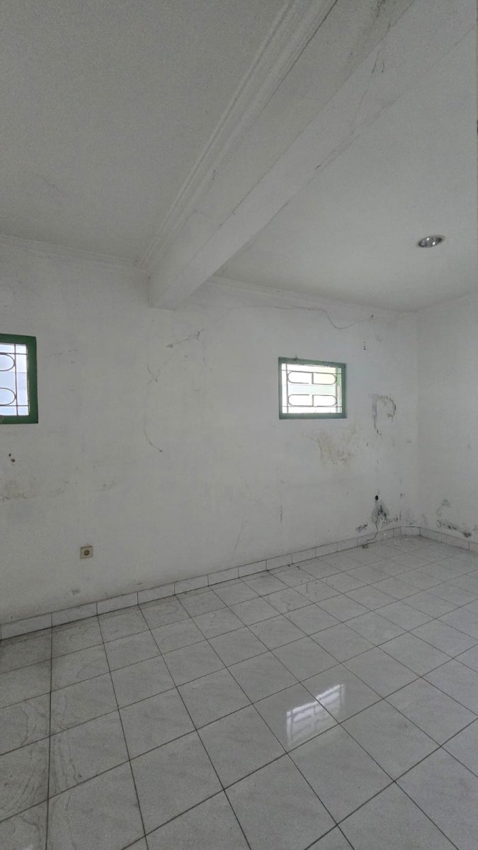 Dijual Rumah Lama Strategis Hitung Tanah Di Manahan Banjarsari Solo - Foto 4