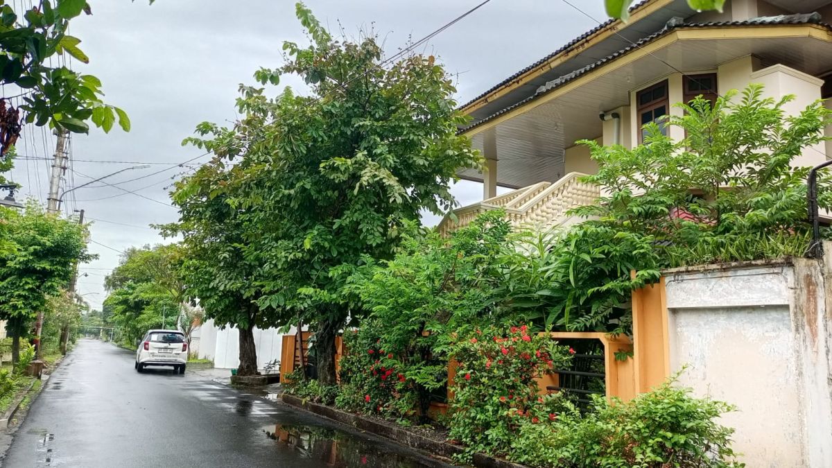 Dijual Rumah Full Furnished Vintage 2 Lantai, Lokasi di Fajar Indah - Jajar - Solo