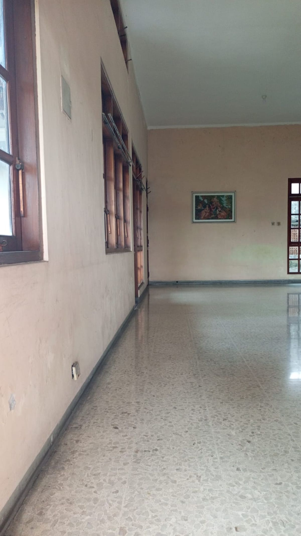 Dijual Rumah Full Furnished Vintage 2 Lantai, Lokasi di Fajar Indah - Jajar - Solo - Foto 2