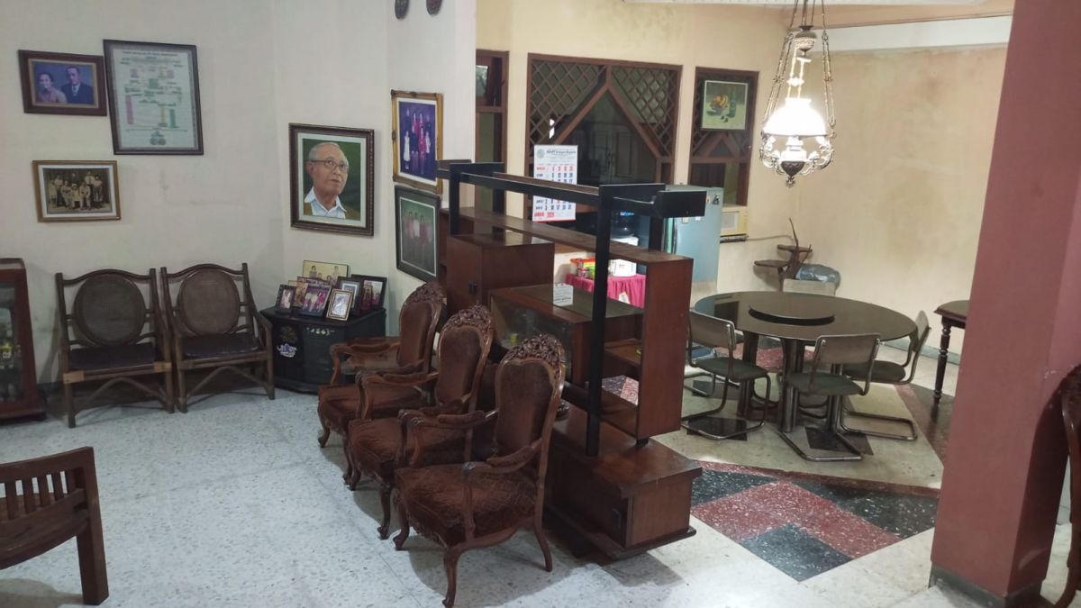 Dijual Rumah Full Furnished Vintage 2 Lantai, Lokasi di Fajar Indah - Jajar - Solo - Foto 3