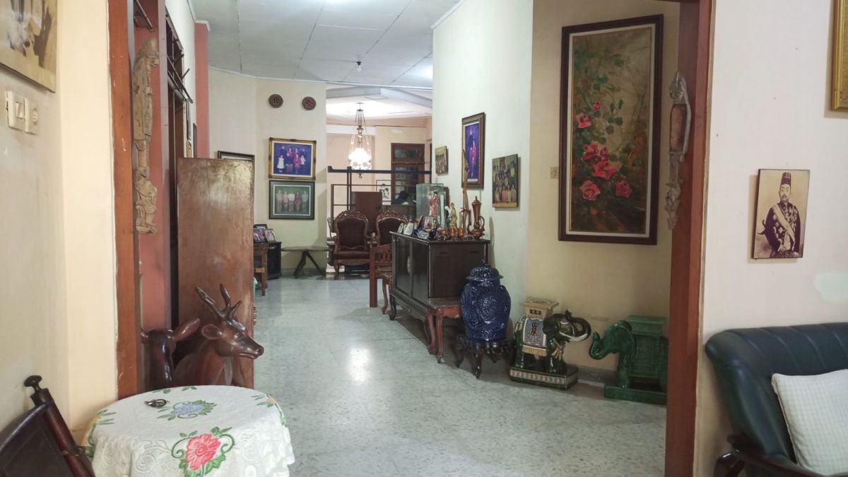 Dijual Rumah Full Furnished Vintage 2 Lantai, Lokasi di Fajar Indah - Jajar - Solo - Foto 8