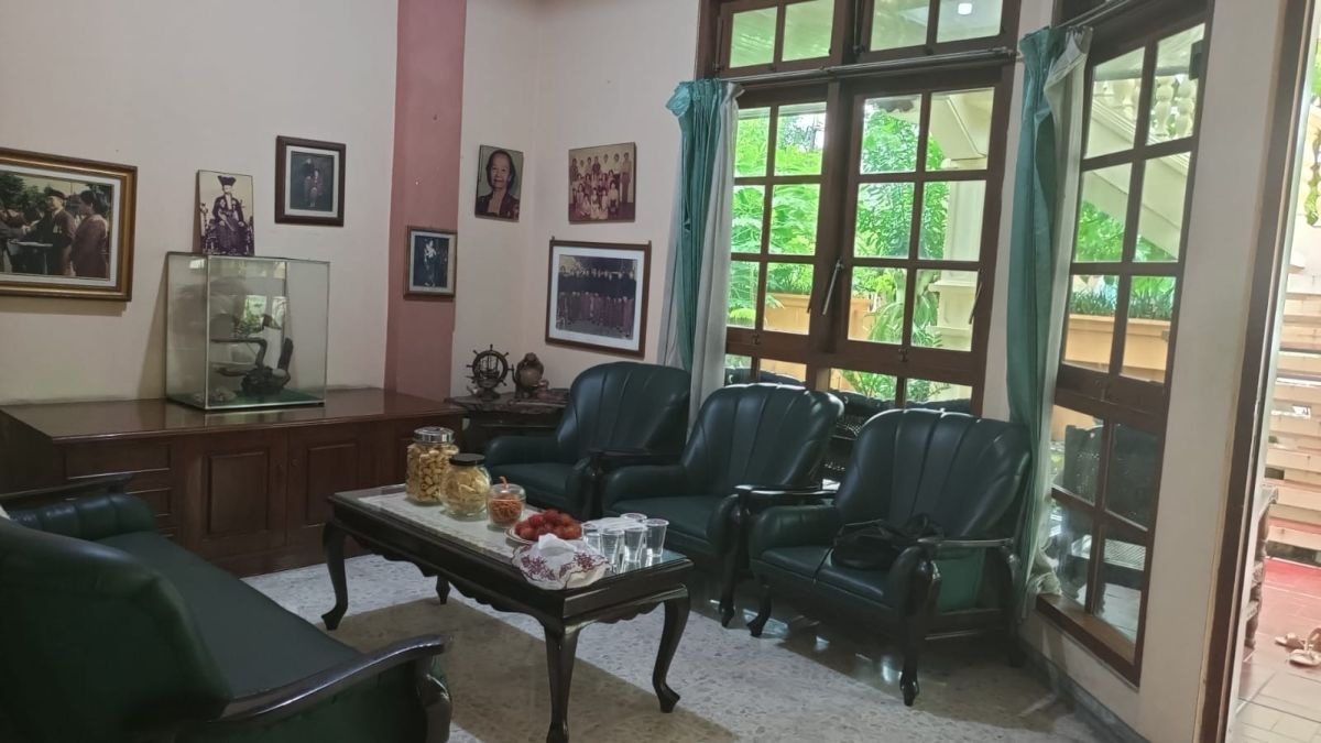 Dijual Rumah Full Furnished Vintage 2 Lantai, Lokasi di Fajar Indah - Jajar - Solo - Foto 9