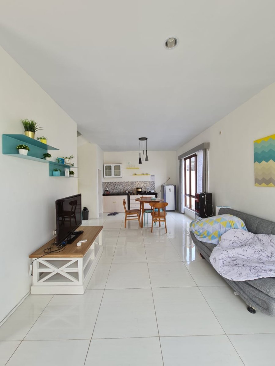 Disewakan Rumah 2 Lantai Bagus Bersih Nyaman Siap Pakai, di Perumahan Colomadu Solo - Foto 7