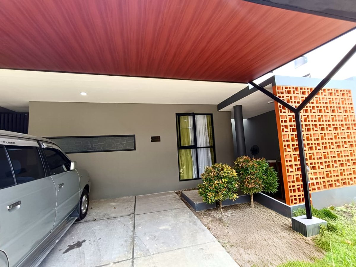 Disewakan Rumah Bagus Minimalis 2 Lantai ( Full Furnished ), Lokasi : Cluster di Colomadu - Foto 9