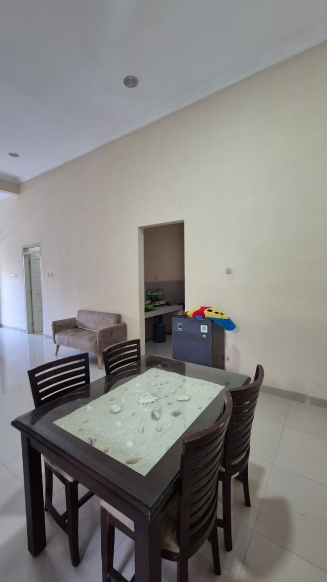 Disewakan Rumah Bagus Full Furnish, Lokasi : Cluster di Fajar Indah, Solo - Foto 4