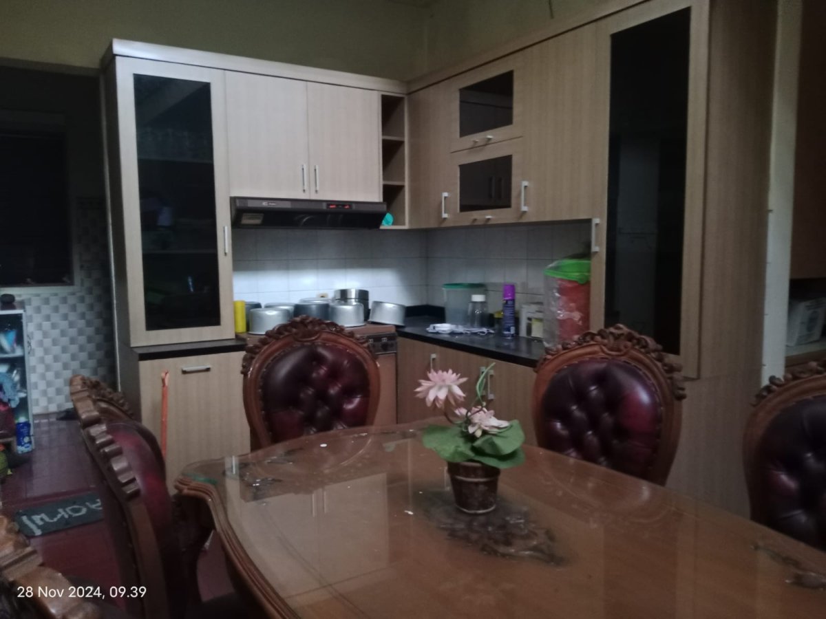 JUAL RUMAH CONDET 2 LT FULLY FURNISHED  CARPORT 3 MOBIL - Foto 7