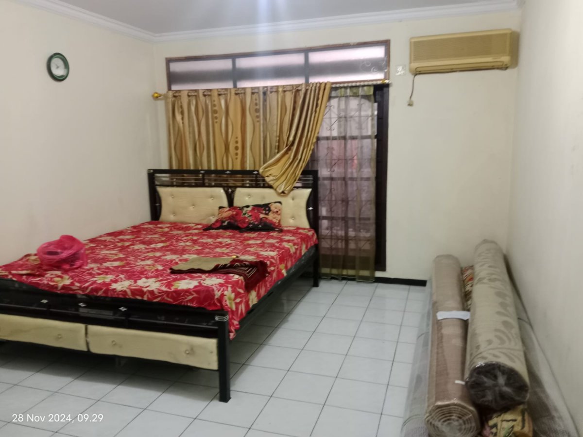 JUAL RUMAH CONDET 2 LT FULLY FURNISHED  CARPORT 3 MOBIL - Foto 9