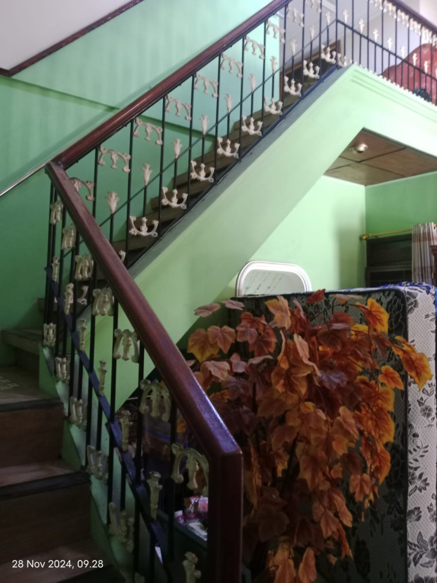 JUAL RUMAH CONDET 2 LT FULLY FURNISHED  CARPORT 3 MOBIL - Foto 10