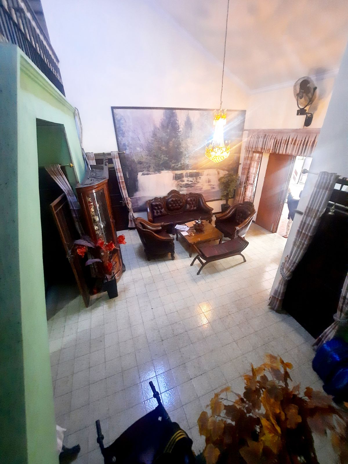 RUMAH 2 LT. FULLY FURNISHED, CARPORT 3 MOBIL, CONDET, JAKARTA