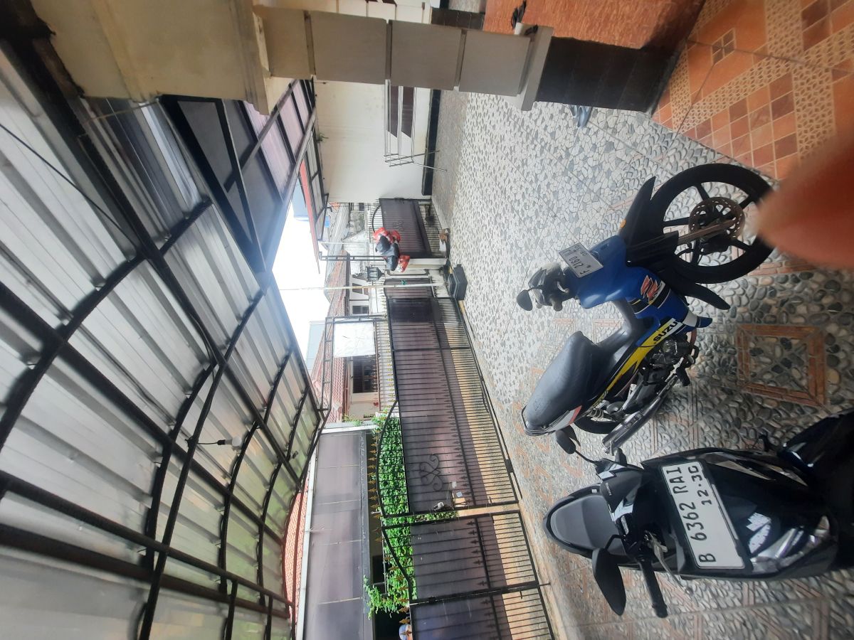 RUMAH 2 LT. FULLY FURNISHED, CARPORT 3 MOBIL, CONDET, JAKARTA - Foto 14