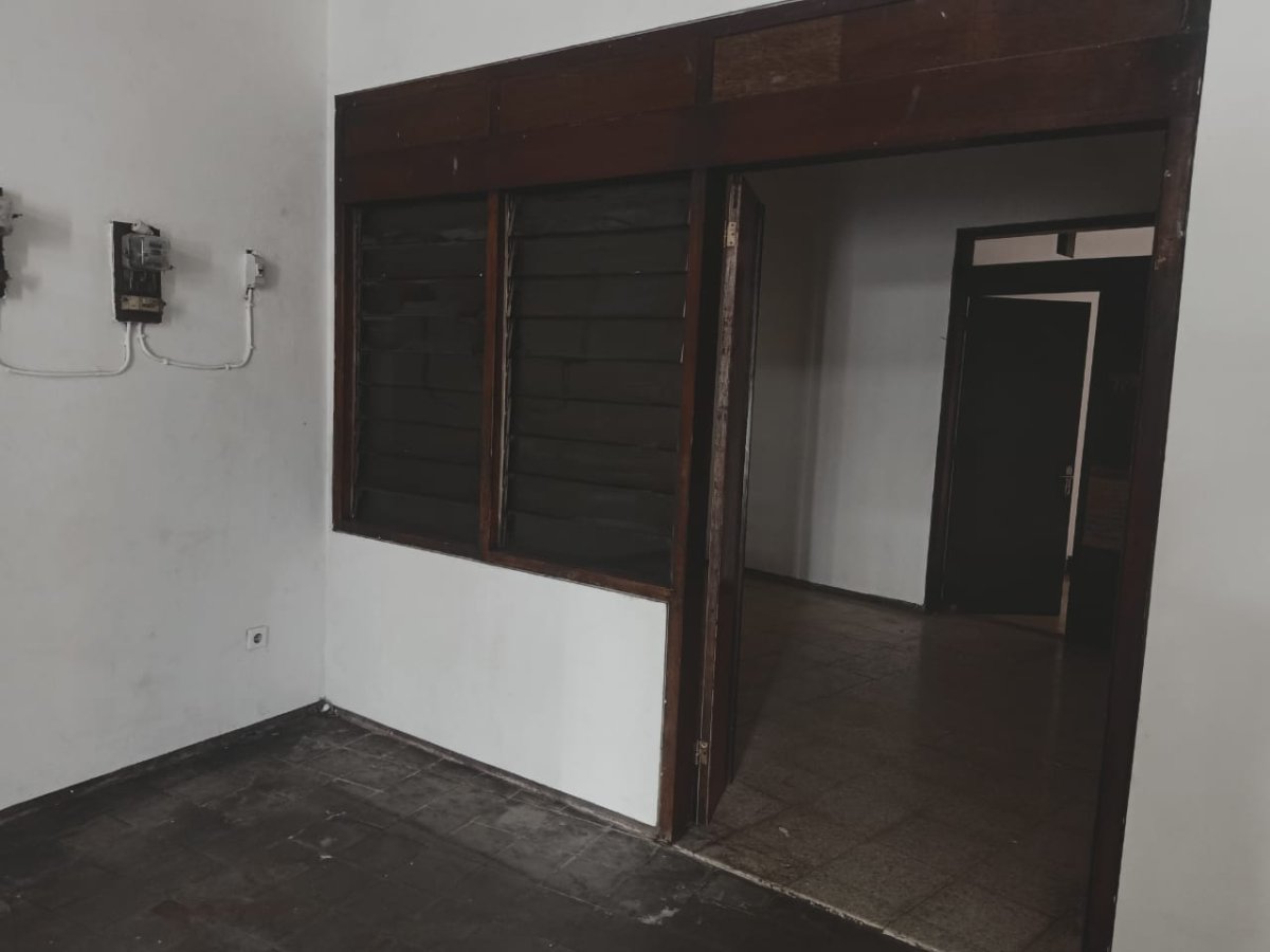 Disewakan Rumah dan Ruang Usaha Strategis di Jalan Piere Tendean Nusukan, Banjarsari Solo - Foto 6