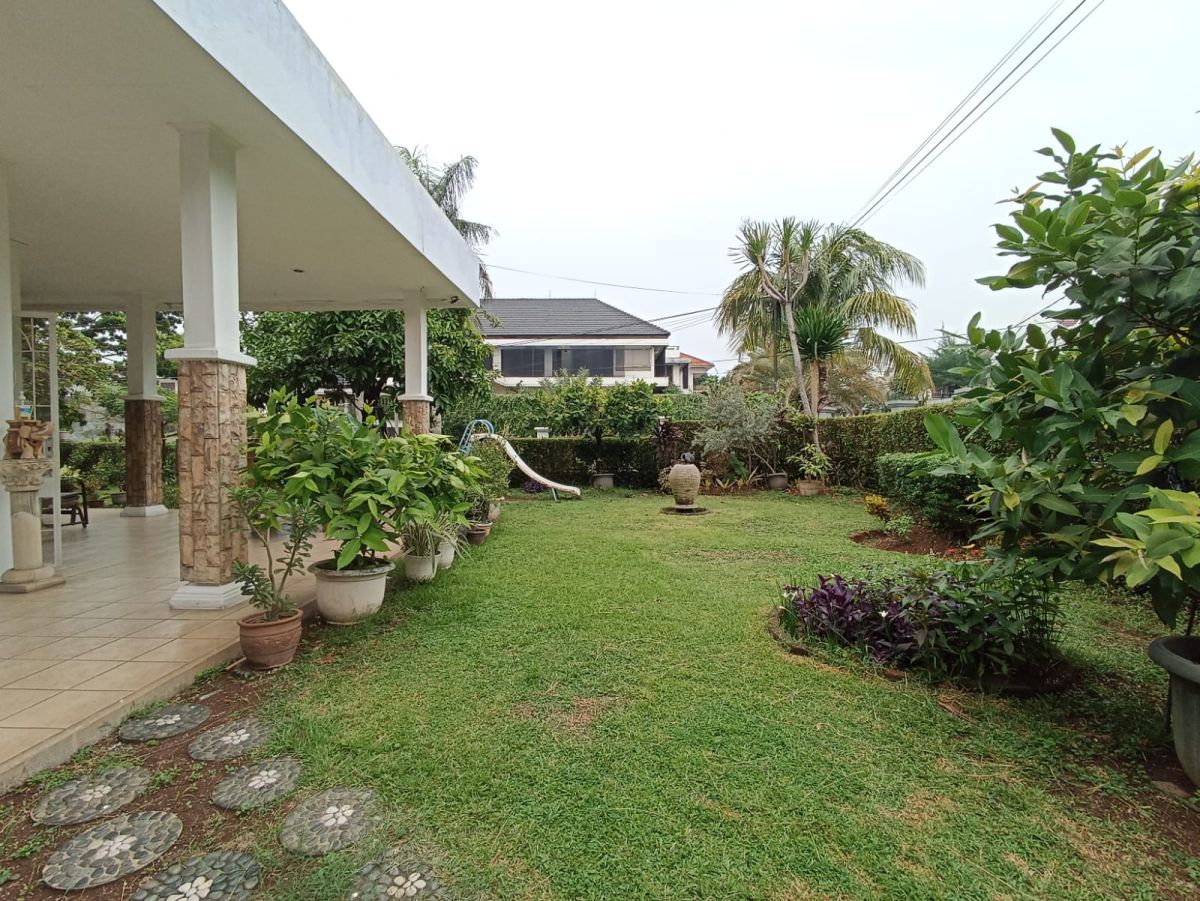 RUMAH HOOK BESAR HALAMAN LUAS, LT 604 M2, BUKIT CINERE INDAH, DEPOK - Foto 2