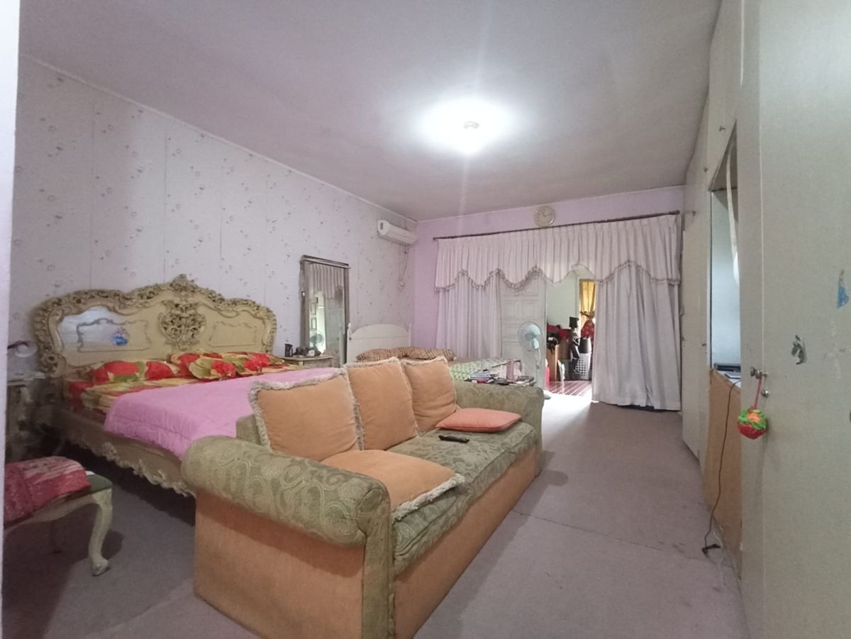 RUMAH HOOK BESAR HALAMAN LUAS, LT 604 M2, BUKIT CINERE INDAH, DEPOK - Foto 6