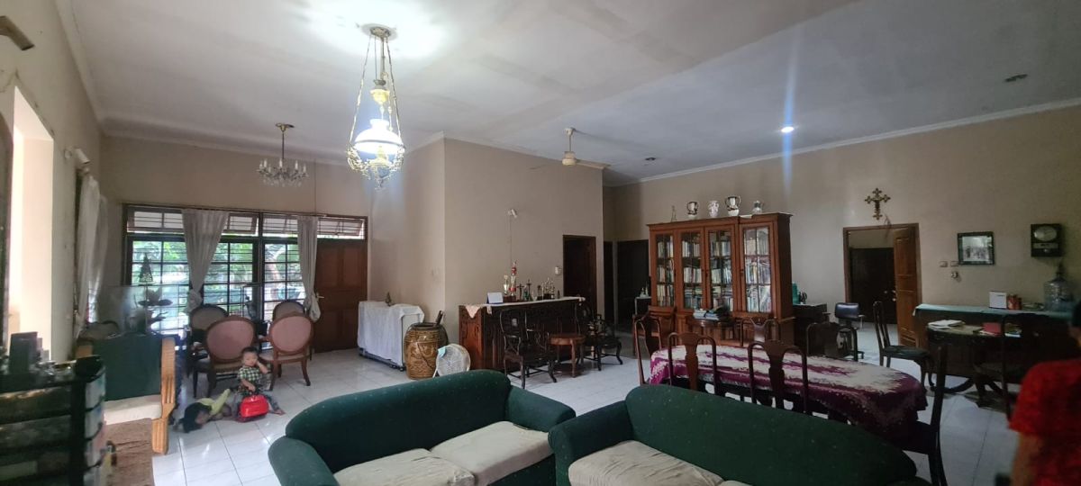 RUMAH HOOK LUAS, LT 440 M2, BUKIT CINERE INDAH, DEPOK - Foto 2