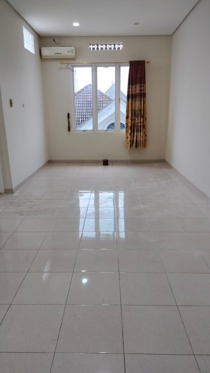 Disewakan Rumah Bagus & Bersih Siap Huni di Solo Baru, Kondisi Habis Renov & Cat Baru - Foto 5