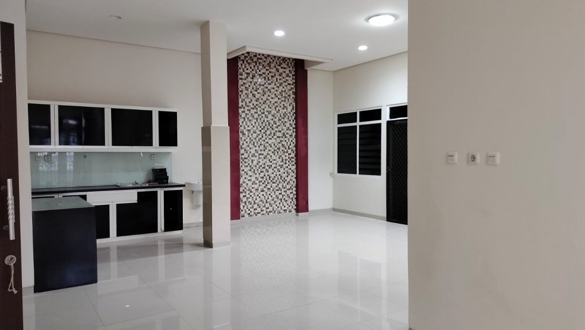 Disewakan Rumah Bagus & Bersih Siap Huni di Solo Baru, Kondisi Habis Renov & Cat Baru - Foto 7