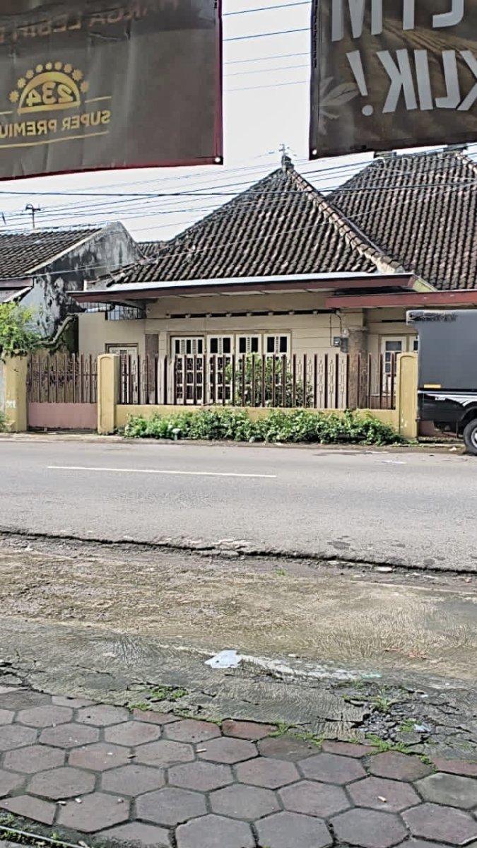 Beli Tanah Strategis Dapat Bonus Rumah, Lokasi di jl Adisumarmo Nusukan Solo