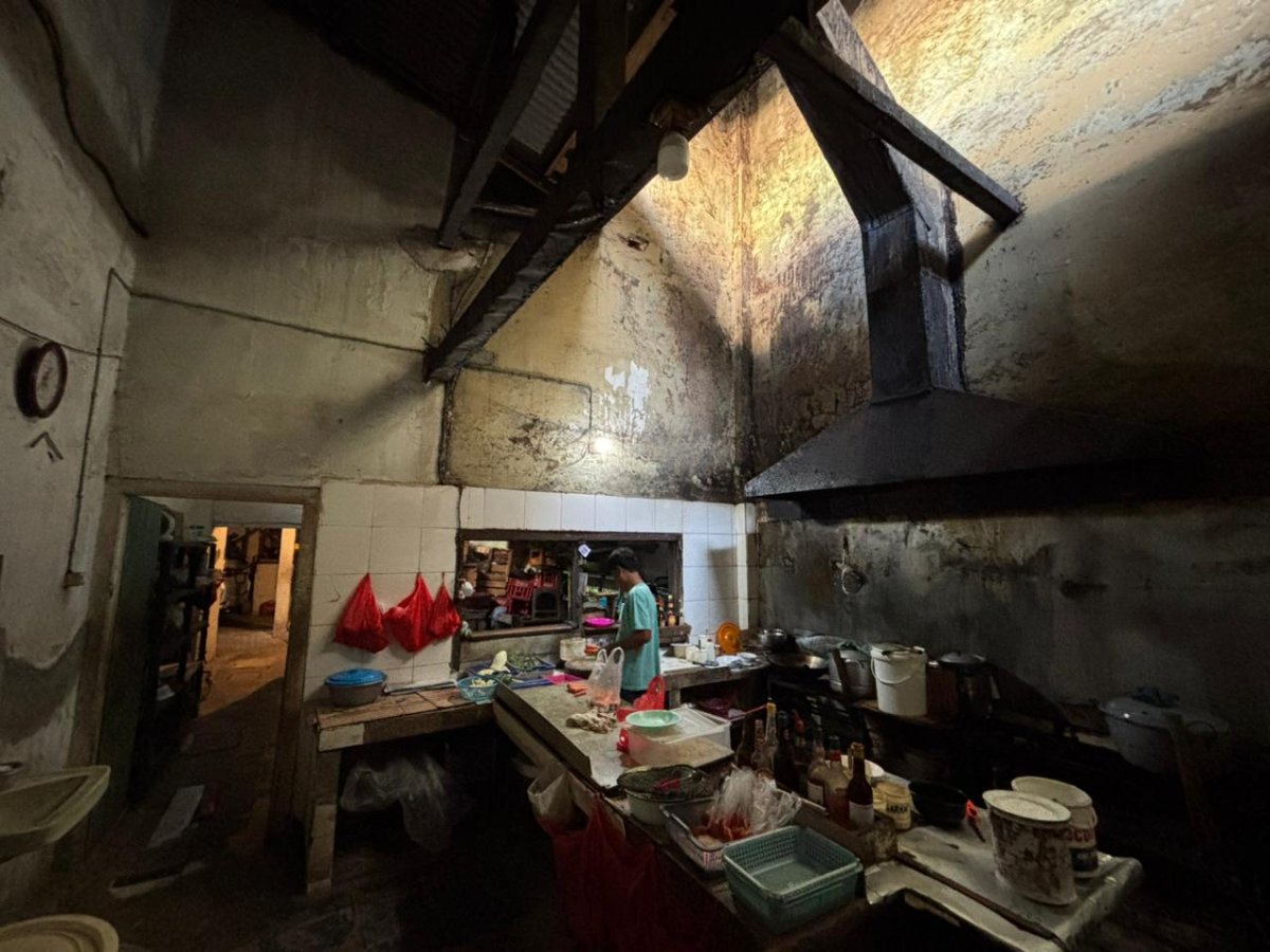 Ruko Strategis di Tuparev Karawang - Lokasi Ramai di Pusat Kota, Cocok untuk Usaha - Foto 6