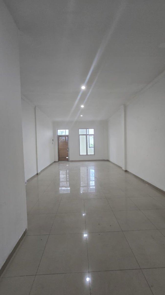 Dijual Ruko Strategis Dekat Jalan Veteran Tipes Serengan Solo, Lokasi Tengah Kota - Foto 2