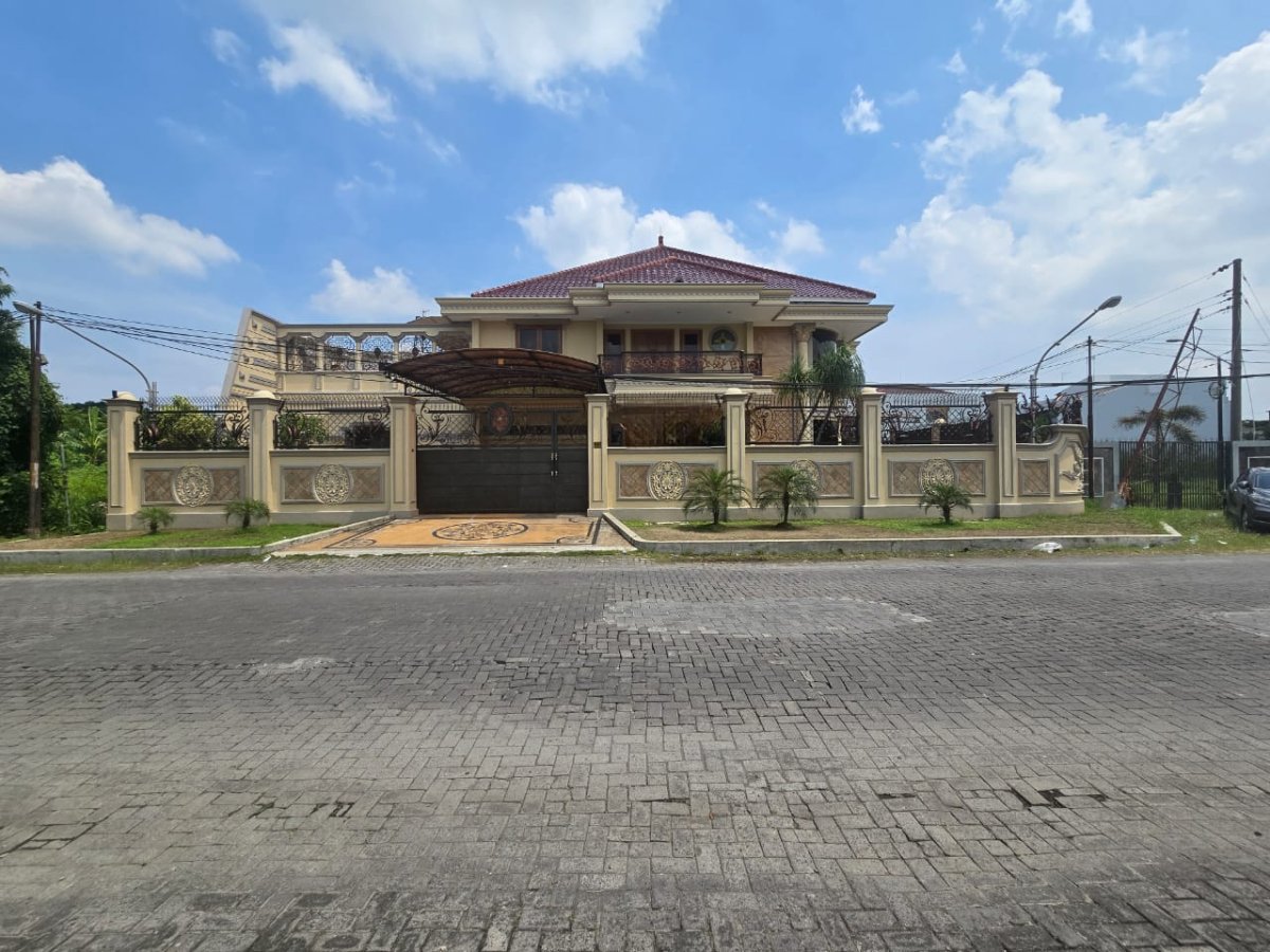 Dijual Rumah Mewah Ala Istana Sultan Crazy Rich Solo Baru, Lokasi di Sektor 1 Solo Baru