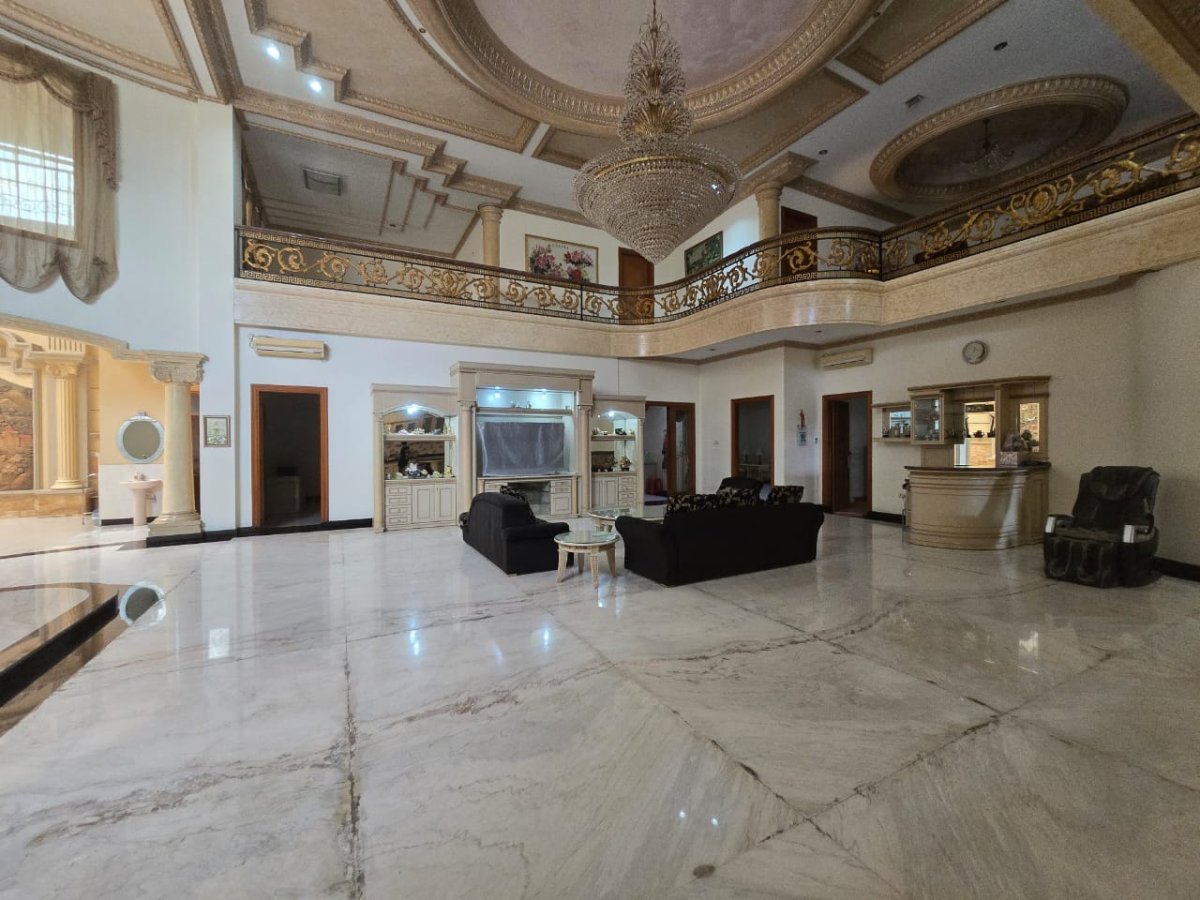 Dijual Rumah Mewah Ala Istana Sultan Crazy Rich Solo Baru, Lokasi di Sektor 1 Solo Baru - Foto 8