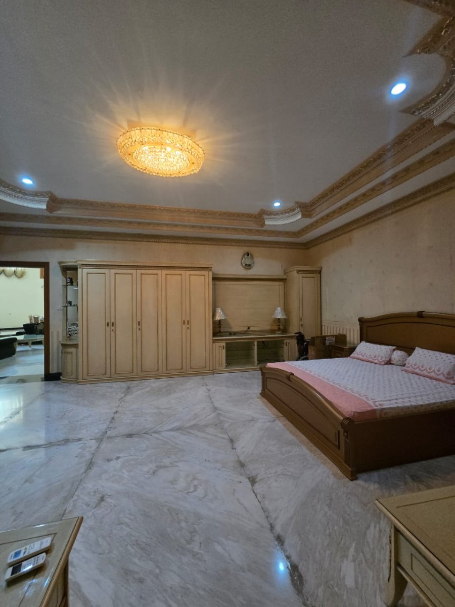 Dijual Rumah Mewah Ala Istana Sultan Crazy Rich Solo Baru, Lokasi di Sektor 1 Solo Baru - Foto 15
