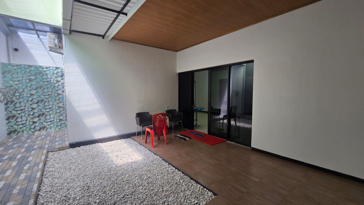 Dijual Rumah Bagus Mewah Siap Pakai di Mojosongo Jebres Solo - Foto 3