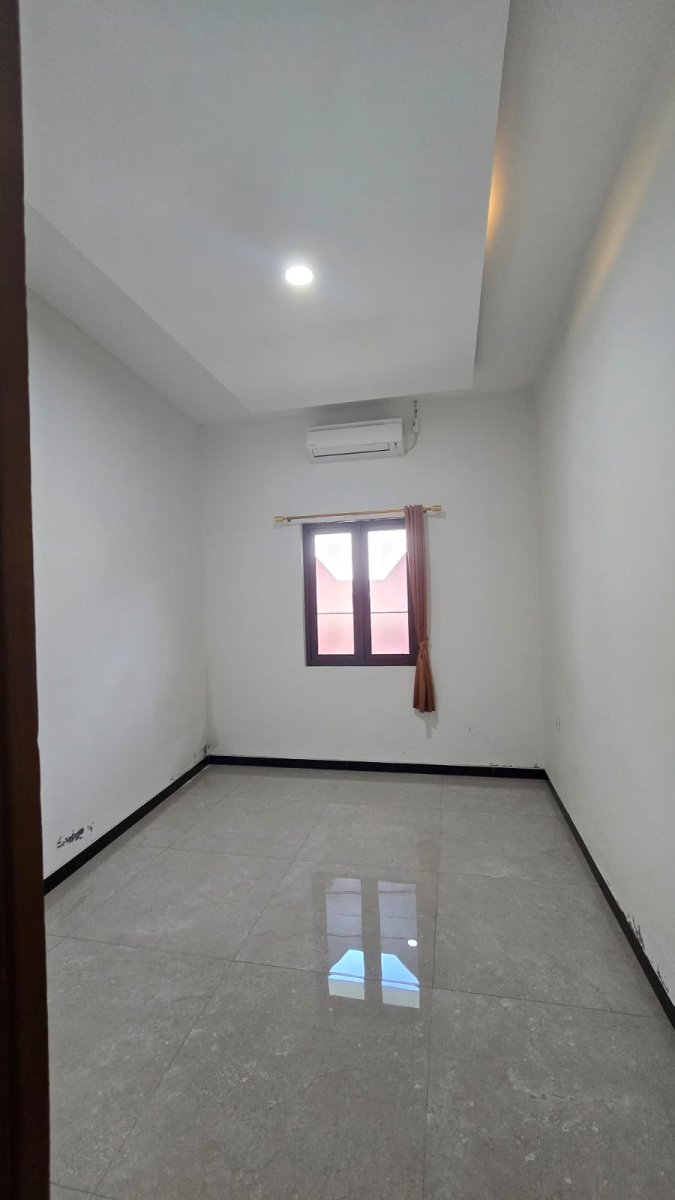 Dijual Rumah Bagus Mewah Siap Pakai di Mojosongo Jebres Solo - Foto 6