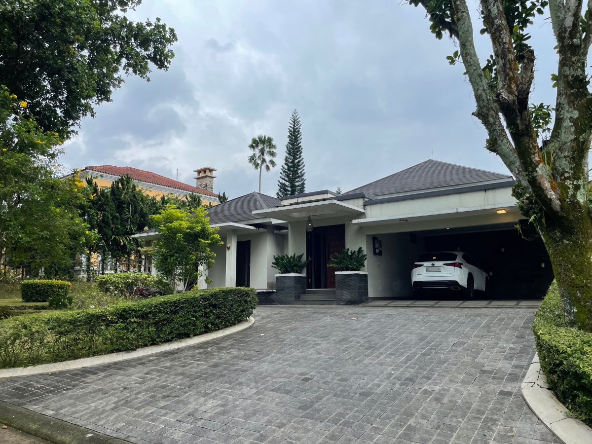 Dijual Rumah Mewah Rasa Villa Aesthetic di Rancamaya Bogor – View Gunung Salak, Semi Furnished, Lingkungan Elite & Nyaman