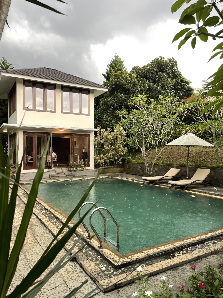 Dijual Rumah Mewah Rasa Villa Aesthetic di Rancamaya Bogor – View Gunung Salak, Semi Furnished, Lingkungan Elite & Nyaman - Foto 13