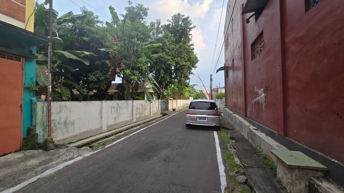 Tanah Bagus Siap Bangun Dekat Jalan Raya Utama di Pajang, Laweyan, Solo. Cocok untuk Rumah Tinggal, Townhouse, Ruang Usaha, Kantor, atau Kost Elite. - Foto 3