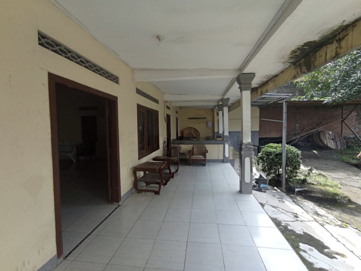 Disewakan Rumah Lama Strategis Siap Pakai di Joglo Banjarsari Solo - Foto 3