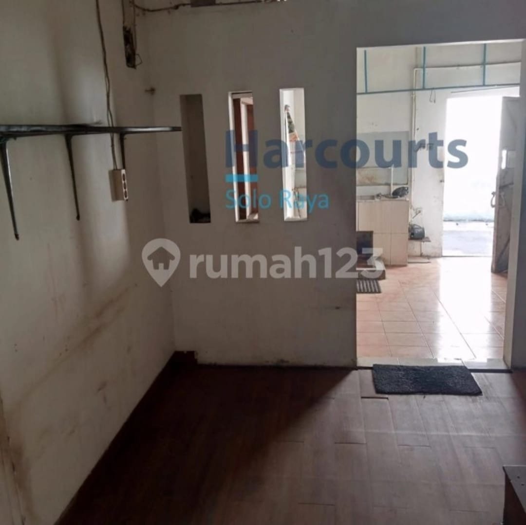 Disewakan Ruko Bagus Strategis Dekat Balai Kota & Jalan Slamet Riyadi Solo - Foto 5