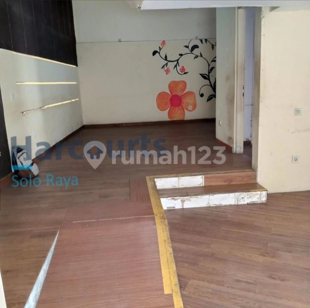 Disewakan Ruko Bagus Strategis Dekat Balai Kota & Jalan Slamet Riyadi Solo - Foto 8
