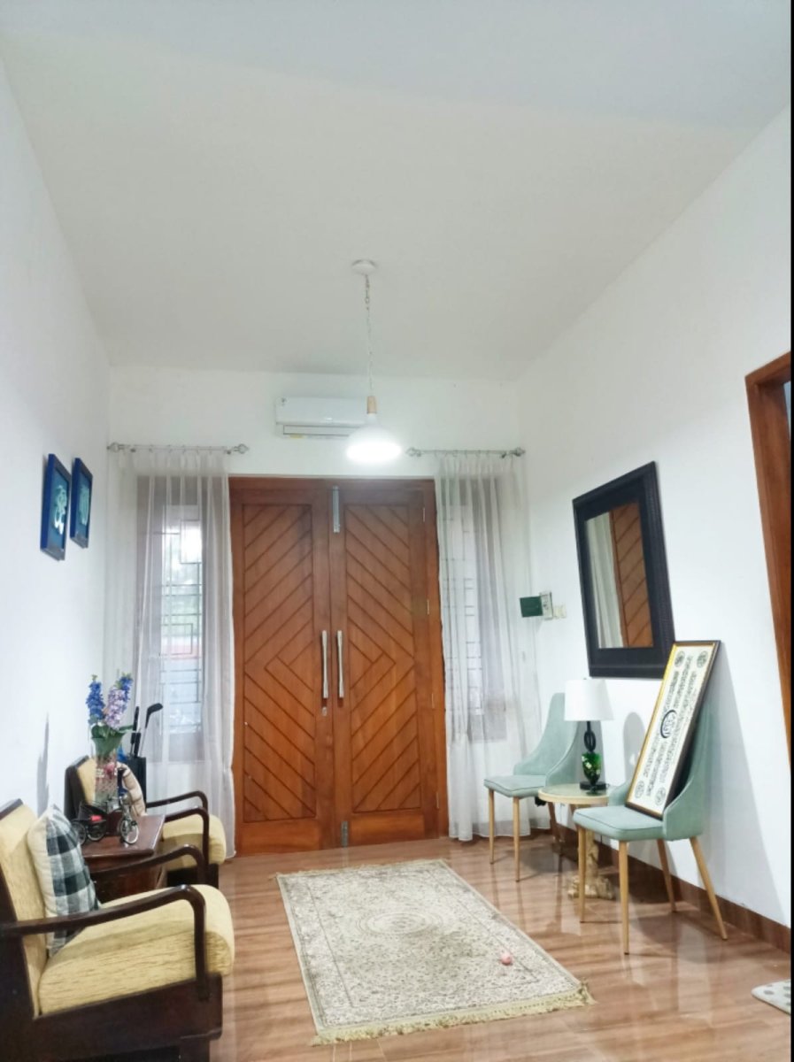 Dijual Rumah Bagus 2 Lantai Semi Furnished Siap Huni di Jajar - Foto 4