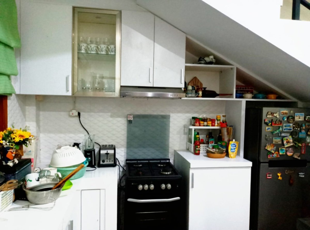 Dijual Rumah Bagus 2 Lantai Semi Furnished Siap Huni di Jajar - Foto 8