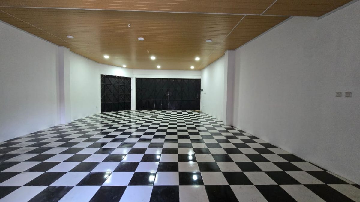 Ruko Strategis di Jalan Yos Sudarso Solo, Sangat Cocok Untuk Ruang Usaha - Foto 4