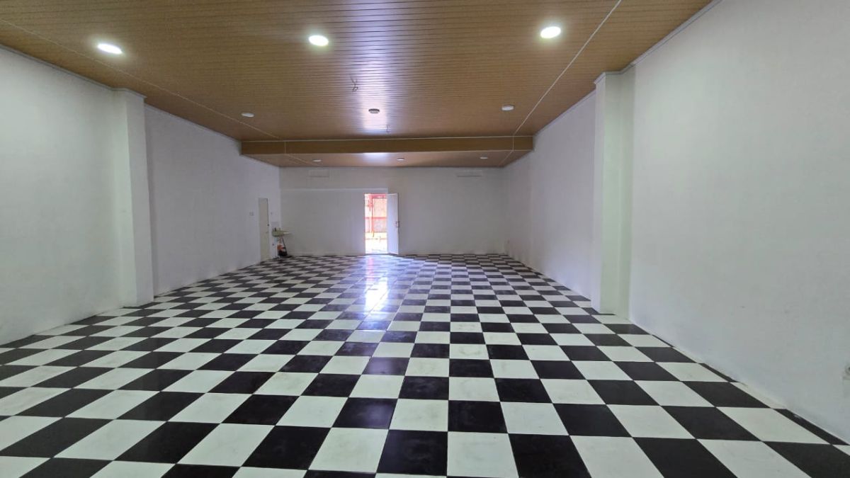 Ruko Strategis di Jalan Yos Sudarso Solo, Sangat Cocok Untuk Ruang Usaha - Foto 6