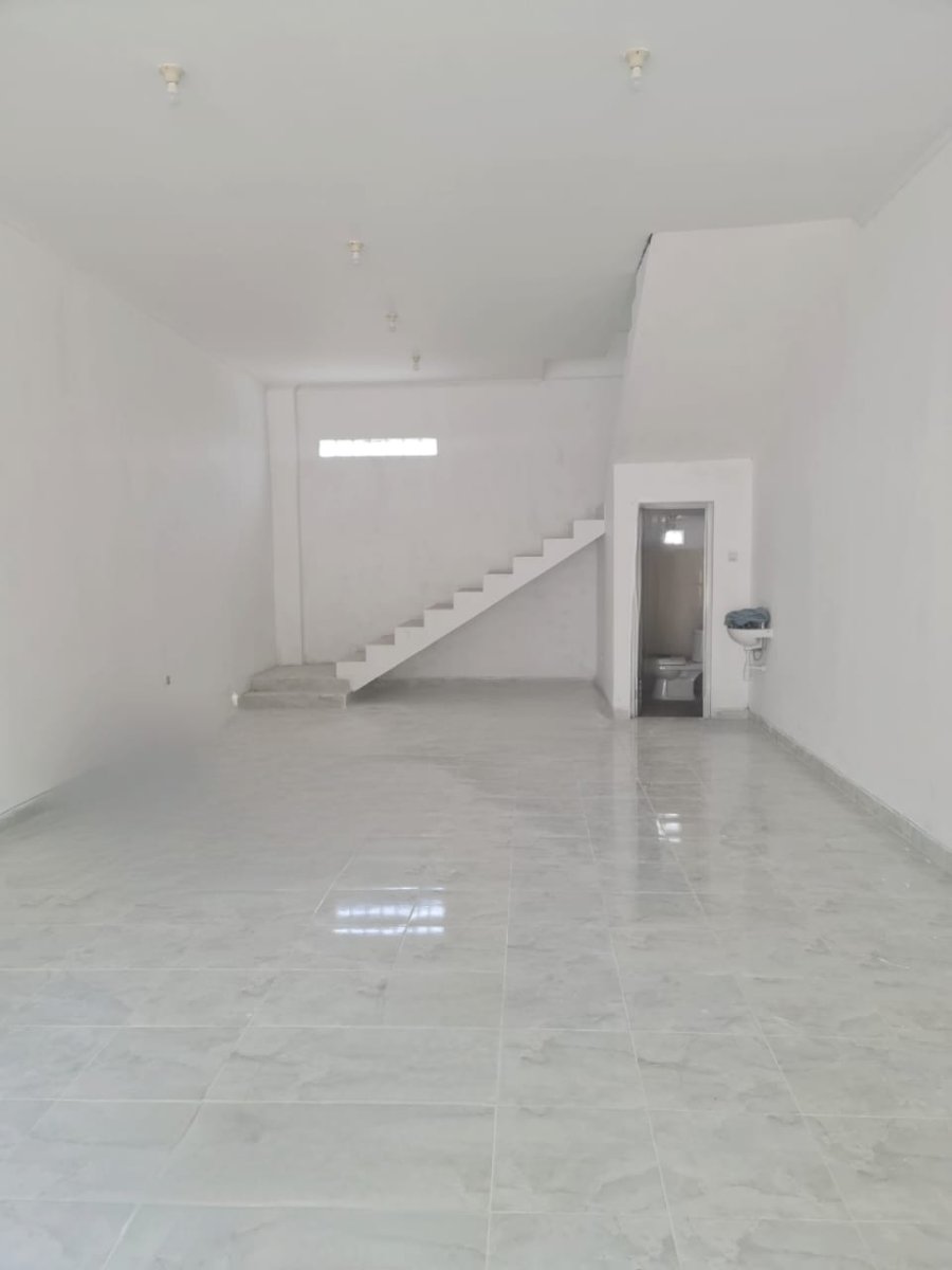 Disewakan Ruko Strategis Pinggir Jalan RE Martadinata Jebres Solo, Depan Pasar Tanggul - Foto 2