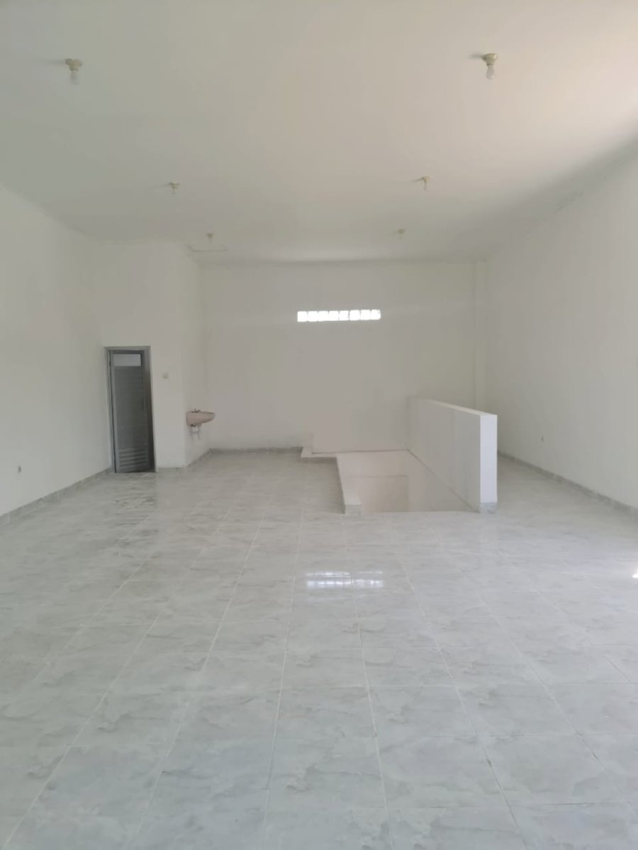 Disewakan Ruko Strategis Pinggir Jalan RE Martadinata Jebres Solo, Depan Pasar Tanggul - Foto 5