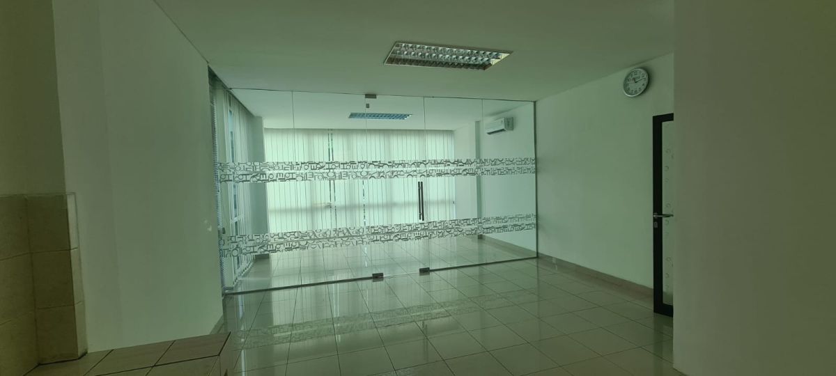 DISEWAKAN, RUKO HOEK STRATEGIS 4,5 LANTAI, INCLUDE LIFT BARANG, THAMRIN CITY OFFICE PARK, JAKARTA PUSAT - Foto 5