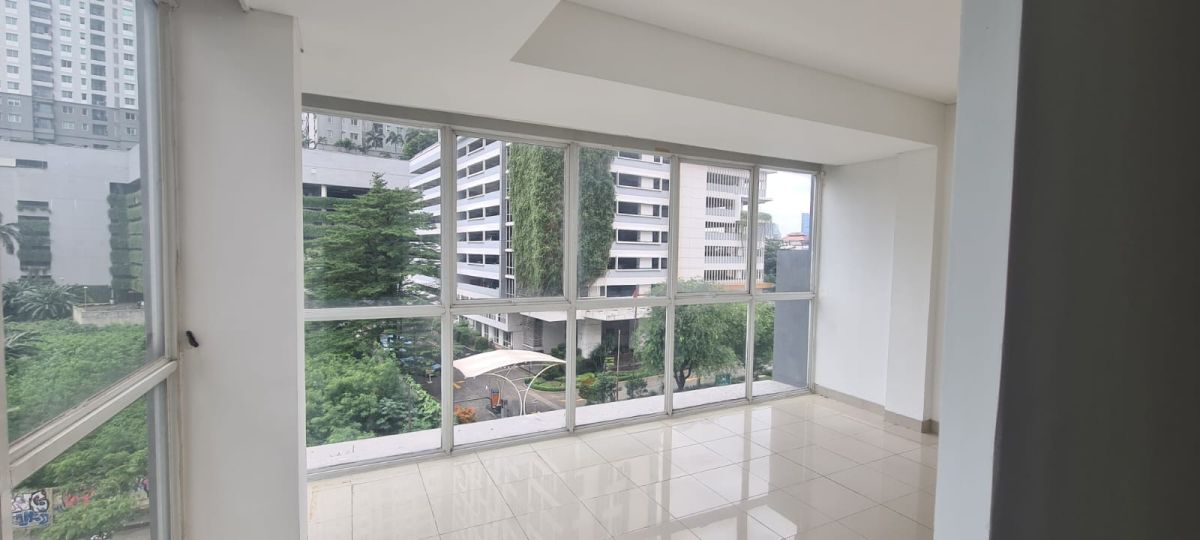 DISEWAKAN, RUKO HOEK STRATEGIS 4,5 LANTAI, INCLUDE LIFT BARANG, THAMRIN CITY OFFICE PARK, JAKARTA PUSAT - Foto 8