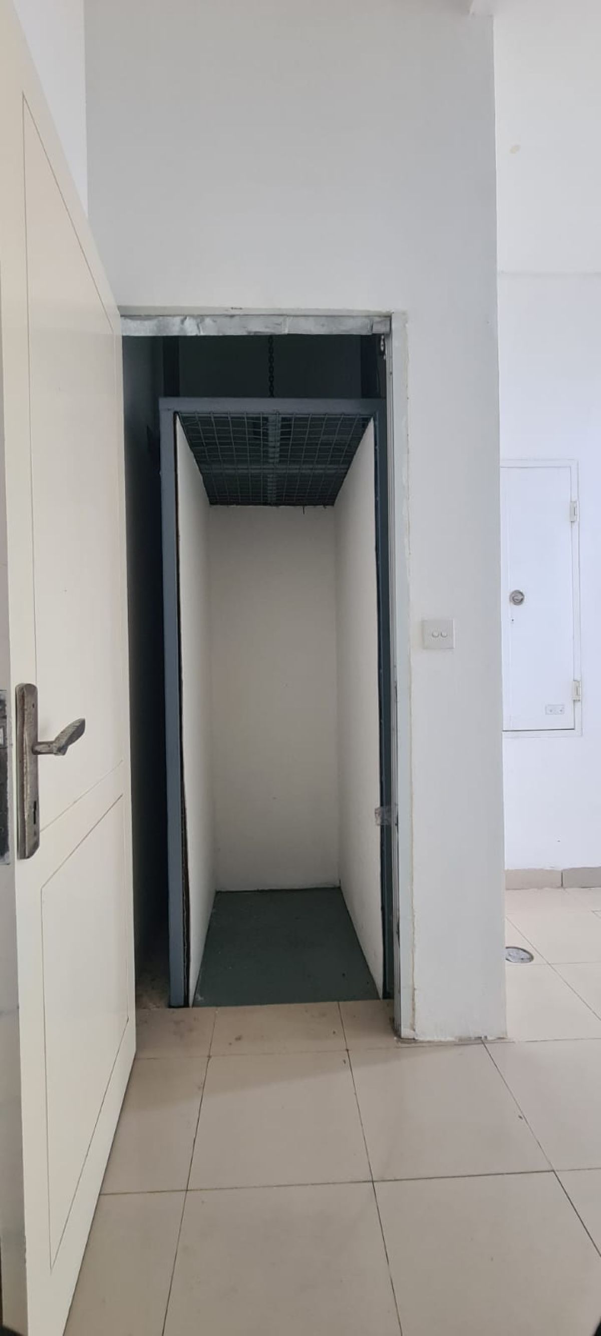 DISEWAKAN, RUKO HOEK STRATEGIS 4,5 LANTAI, INCLUDE LIFT BARANG, THAMRIN CITY OFFICE PARK, JAKARTA PUSAT - Foto 10