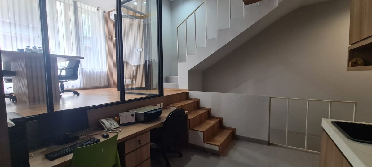 JUAL CEPAT, RUMAH TOWN HOUSE PREMIUM 3,5 LANTAI, PERMATA HIJAU MANSION, JAKARTA SELATAN - Foto 11