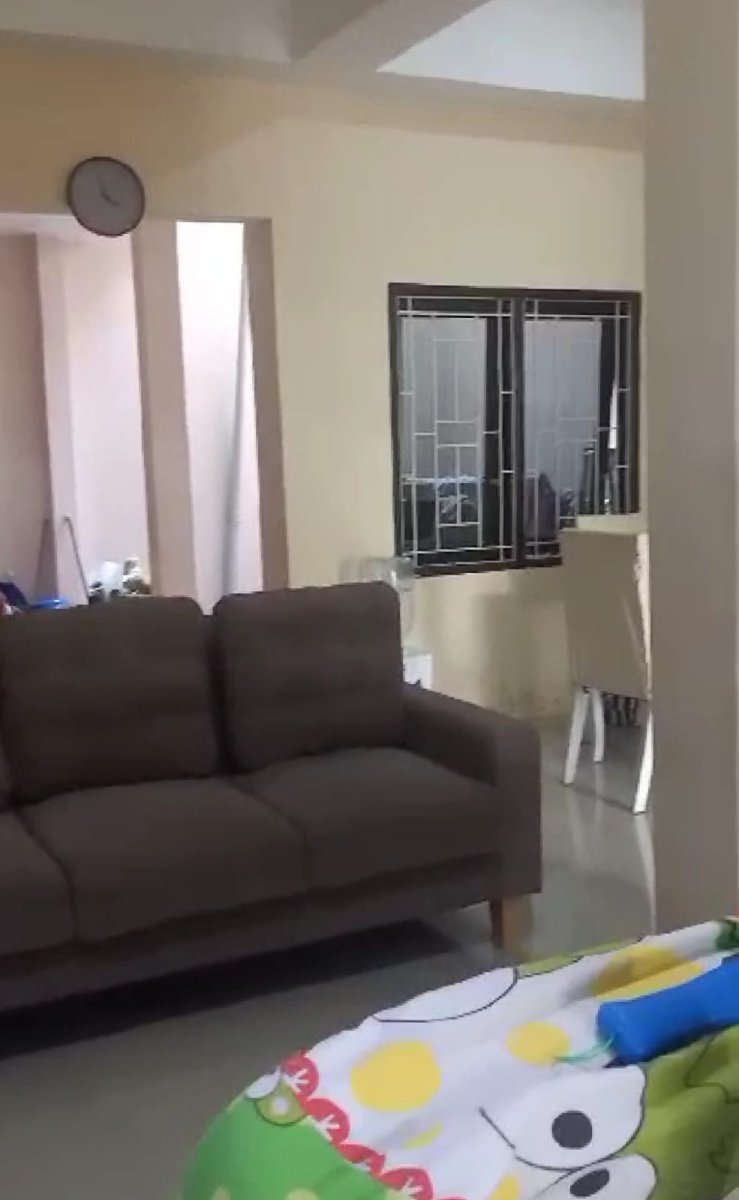 Rumah Bagus 2 Lantai Dengan Perabotan,  Lokasi : Perumahan di Sektor 10, Gedangan, Solo Baru - Foto 7